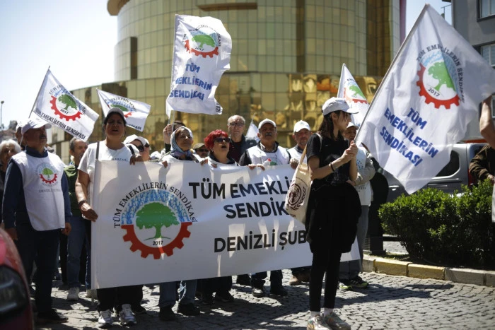 EMEKLİLER SAHAYA İNDİ: AYDIN&rsquo;DA B&Uuml;Y&Uuml;K Y&Uuml;R&Uuml;Y&Uuml;Ş