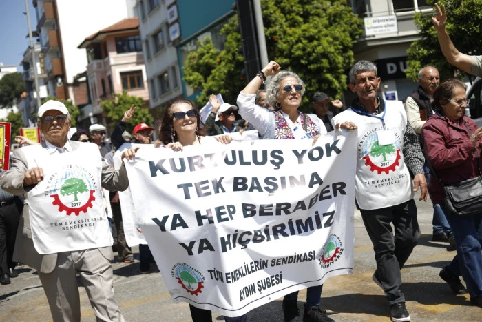 EMEKLİLER SAHAYA İNDİ: AYDIN&rsquo;DA B&Uuml;Y&Uuml;K Y&Uuml;R&Uuml;Y&Uuml;Ş