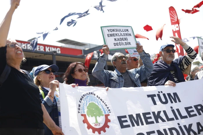 EMEKLİLER SAHAYA İNDİ: AYDIN&rsquo;DA B&Uuml;Y&Uuml;K Y&Uuml;R&Uuml;Y&Uuml;Ş