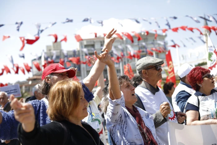EMEKLİLER SAHAYA İNDİ: AYDIN&rsquo;DA B&Uuml;Y&Uuml;K Y&Uuml;R&Uuml;Y&Uuml;Ş