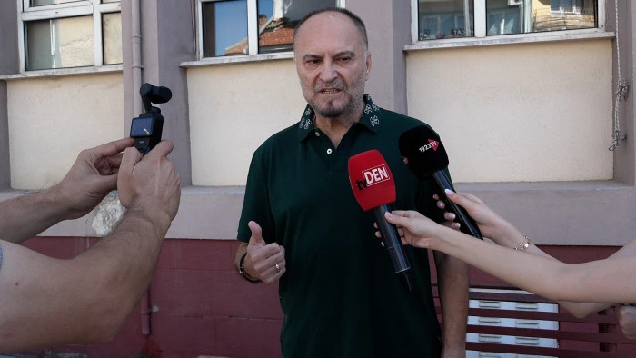 İbrahim Gürdal adliye önünde Yamen’i bekledi: “Gelmedi, Halep oradaysa arşın burada”
