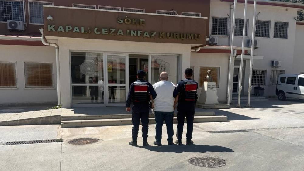 Hakkında 10 yıl hapis cezası bulunan firari JASAT&rsquo;a takıldı
