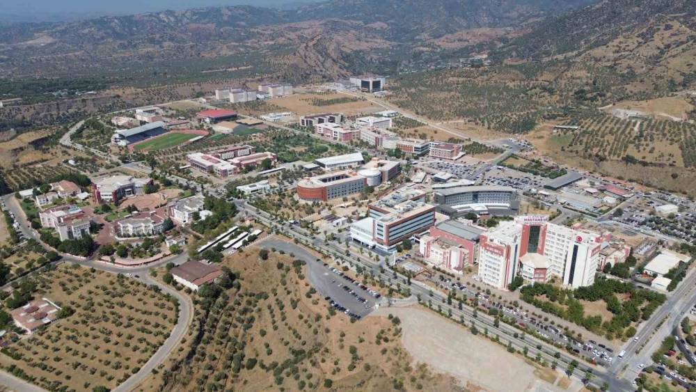 AD&Uuml;&rsquo;de yeni programlarla eğitimde &ccedil;eşitlilik ve kalite odaklı &ccedil;alışmalar s&uuml;r&uuml;yor

