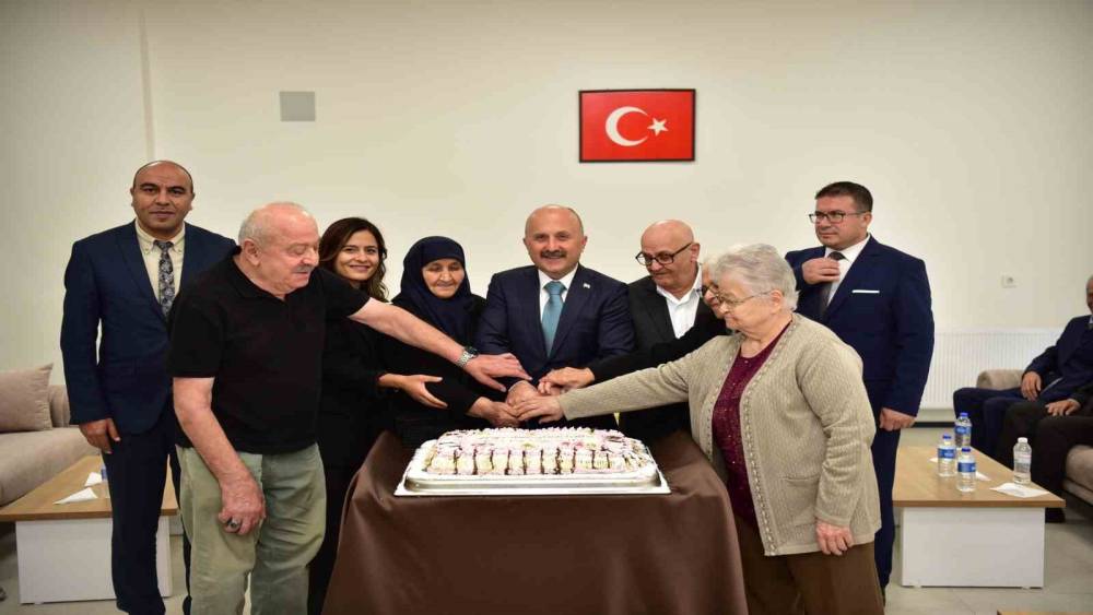 Aydın Valisi Varol, yaşlı &ccedil;ınarları unutmadı

