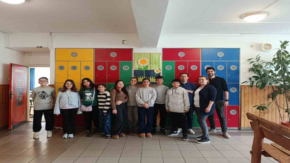 Nazillili &ouml;ğrenciler projelerini bu kez Budapeşte&rsquo;de y&uuml;r&uuml;tt&uuml;
