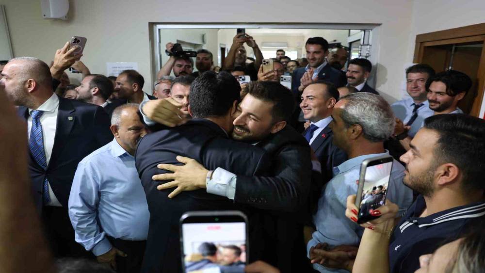 Aydın Sanayi Odası&rsquo;nda Maraş ve ekibi g&uuml;ven tazeledi
