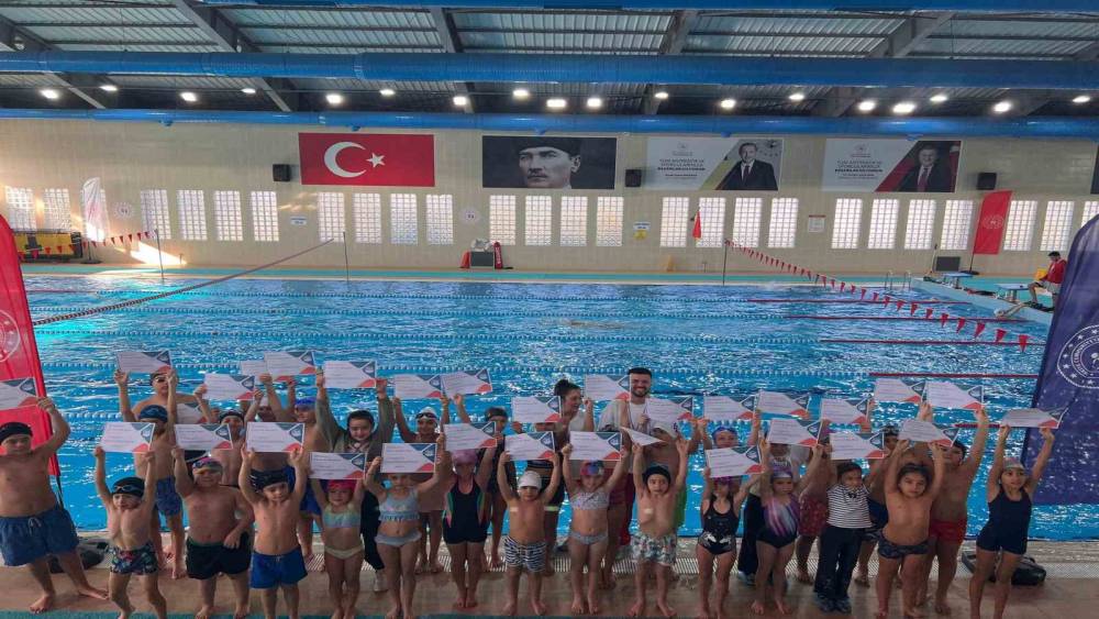 Aydın&rsquo;da 2 ayda 200 &ccedil;ocuk y&uuml;zme &ouml;ğrendi
