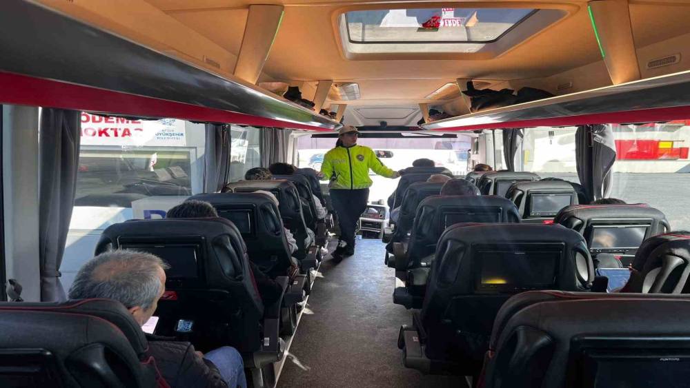 Aydın&rsquo;da polis ekiplerinden terminalde hayati uyarı
