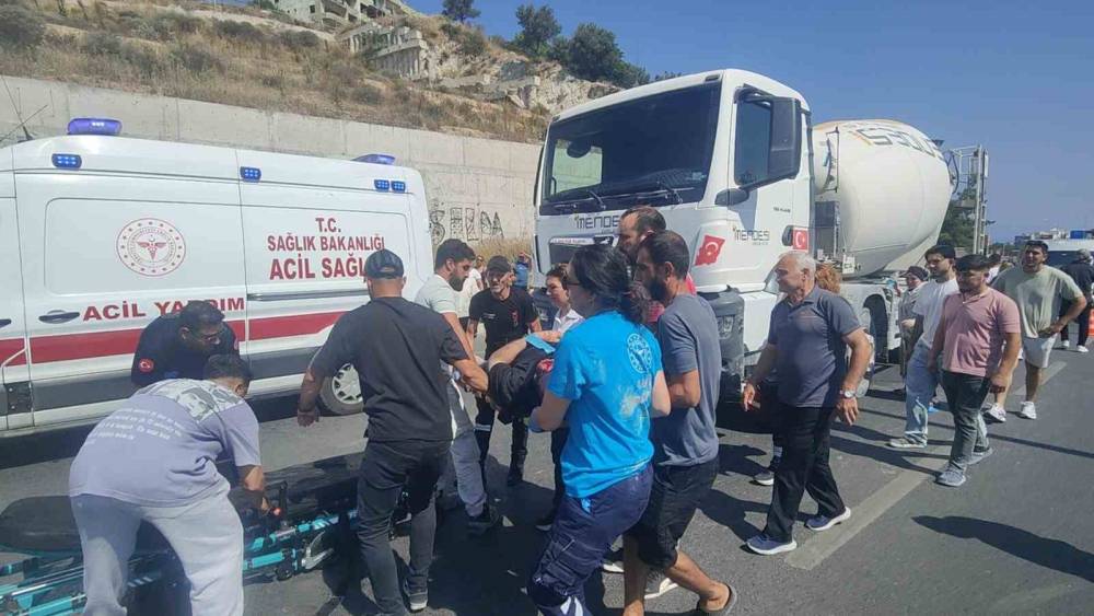 Kuşadası&rsquo;nda beton mikserinin &ccedil;arptığı yaya hayatını kaybetti

