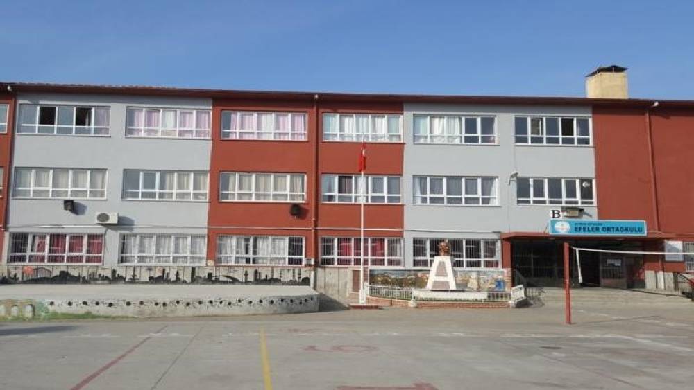 Efeler&rsquo;de iki okulun binası boşaltıldı
