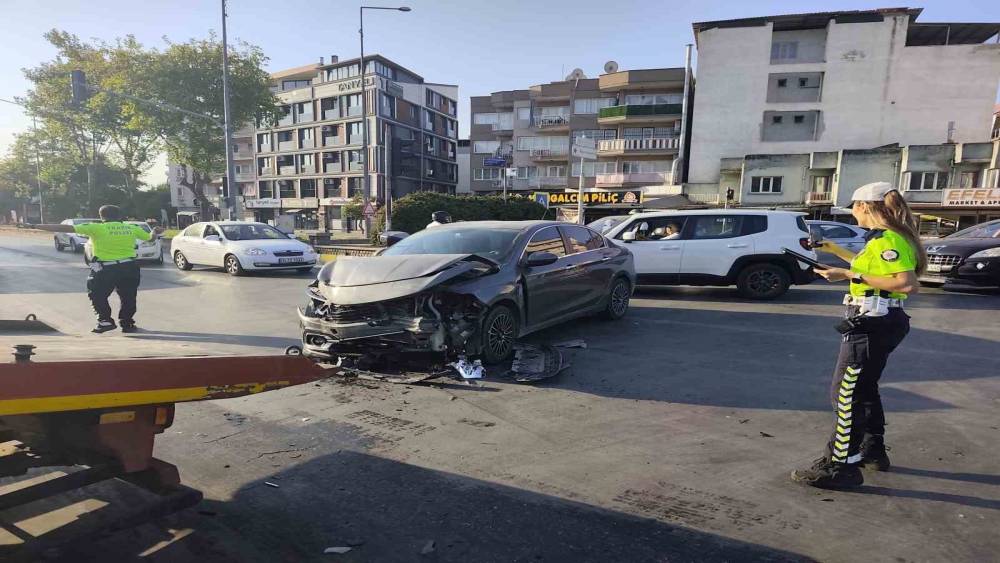 Aydın&rsquo;daki kazada baba ve oğlu yaralandı
