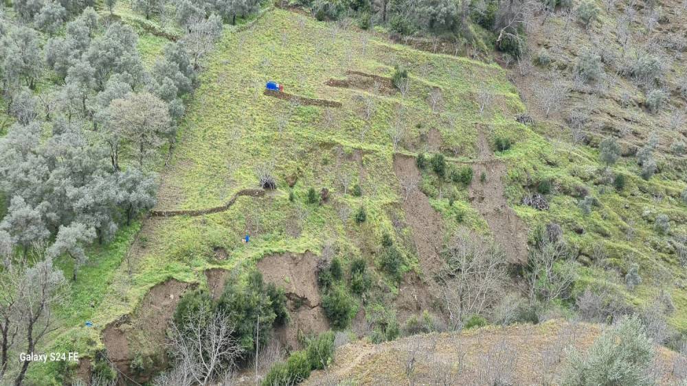 Aydın&rsquo;da sağanak yağışlar sonrası dağlarda heyelan oluştu
