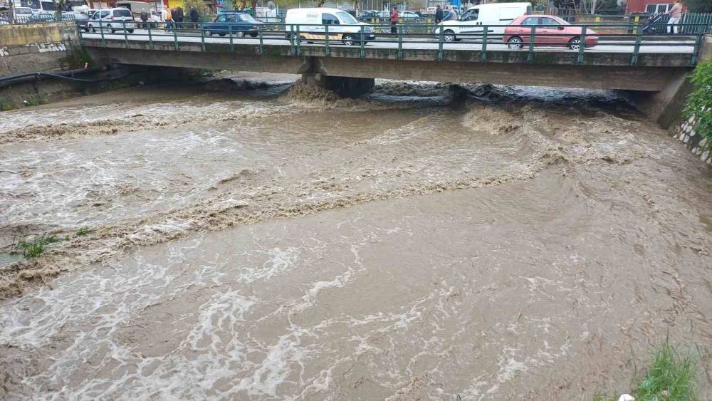 Tabakhane Deresi&rsquo;nde sular y&uuml;kseldi
