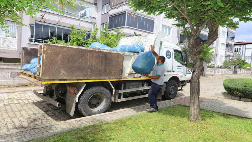 Nazilli Belediyesi&rsquo;nden eş zamanlı hizmet atağı
