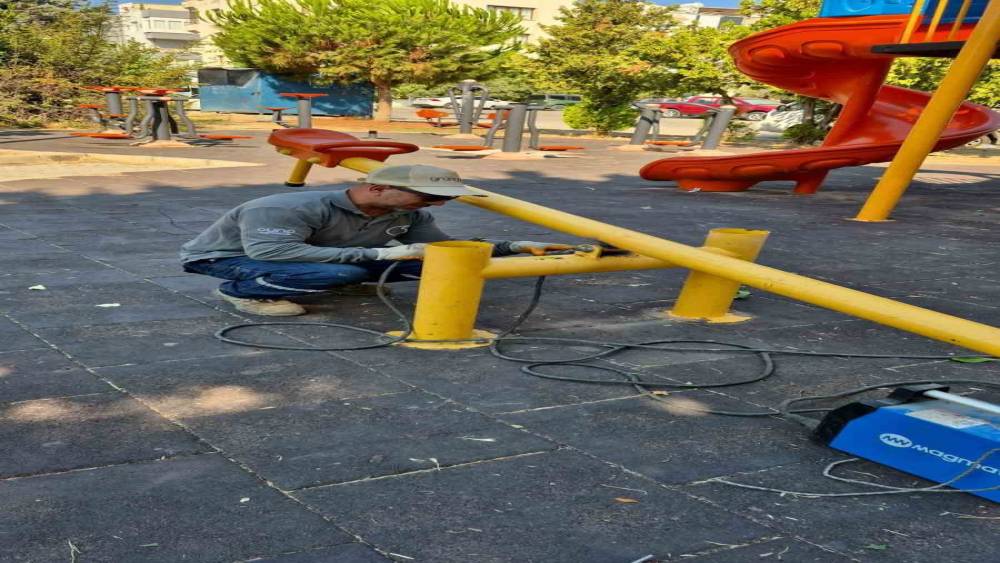 Didim Belediyesi&rsquo;nden parklarda yenileme &ccedil;alışması
