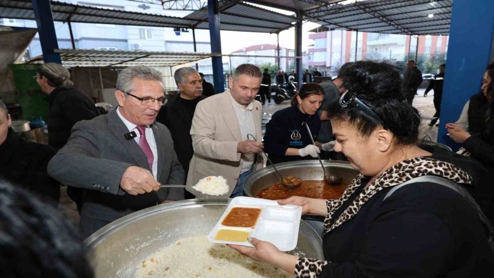 Nazilli Belediyesi&rsquo;nden Yeni Mahalle&rsquo;de iftar programı

