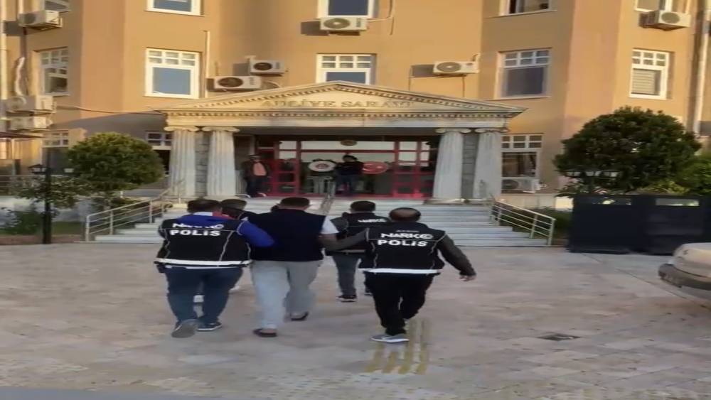 Aydın&rsquo;da teknede 186 kilo uyuşturucu ele ge&ccedil;irildi
