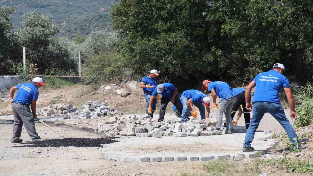 Bozdoğan Belediyesi Eymir Mahallesi&rsquo;nde parke taşı d&ouml;şeme &ccedil;alışması tamamlandı
