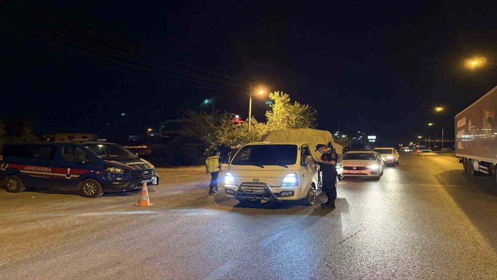 Aydın&rsquo;da &rsquo;&Ccedil;ember&rsquo; operasyonu: "41 aranan şahıs yakalandı"
