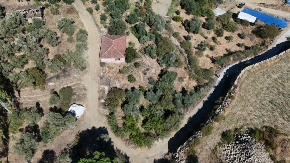 Bozdoğan Belediyesi Kamışlar Mahallesi&rsquo;nde yolları yeniliyor
