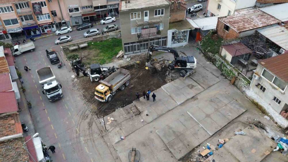 &Uuml;retici kadınların emeklerini sergilediği alanda anlaşmazlık iddiası
