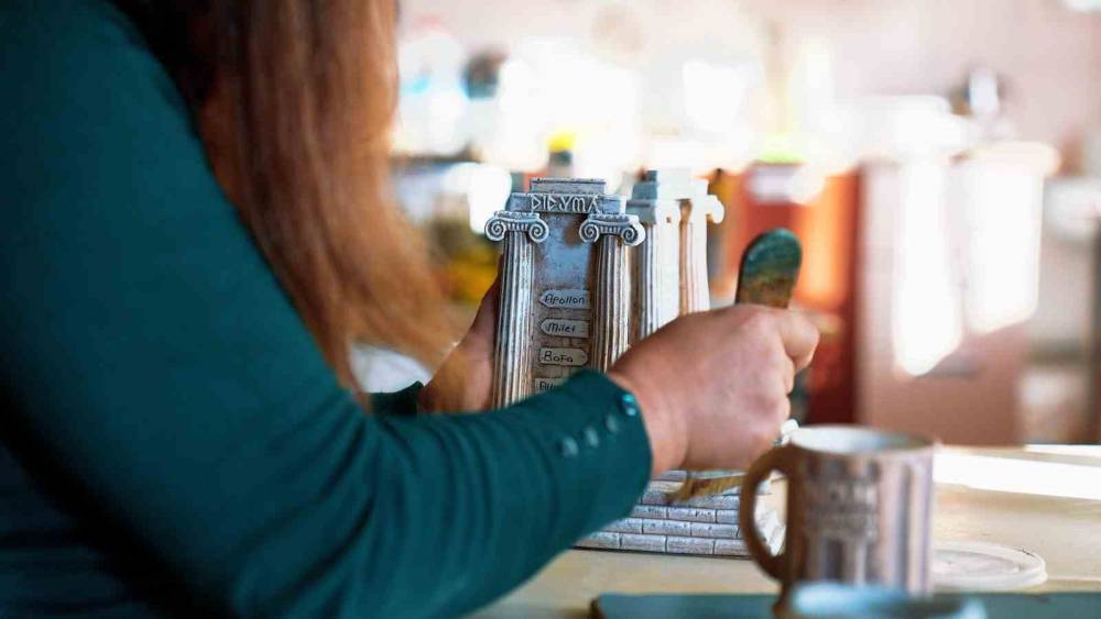 Didim Belediyesi Seramik At&ouml;lyesi&rsquo;nde &uuml;retilen &uuml;r&uuml;nler kentin izlerini taşıyor
