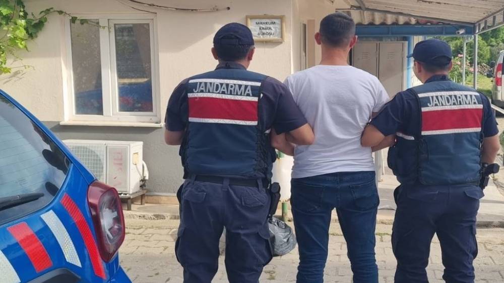 Aranan şahıs JASAT’a takıldı
