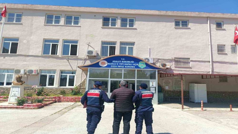 Buharkent&rsquo;te 11 yıl hapis cezası ile aranan h&uuml;k&uuml;ml&uuml; yakalandı
