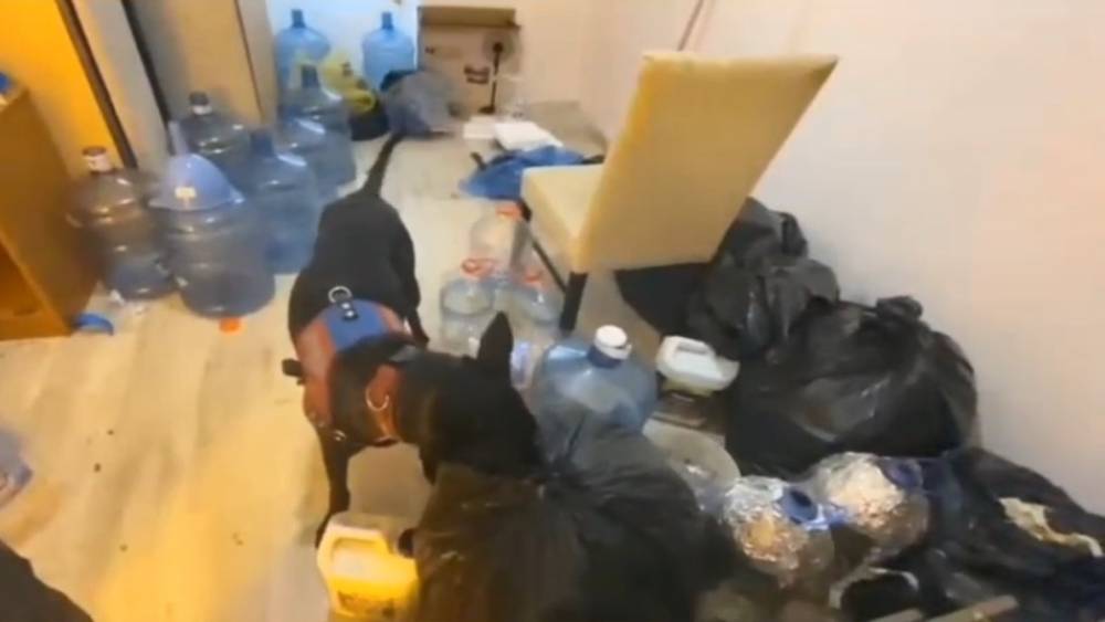 Kuşadası&rsquo;nda 22 kilogram uyuşturucu ele ge&ccedil;irildi
