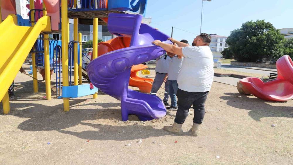 Nazilli&rsquo;de oyun parkları bakıma alındı
