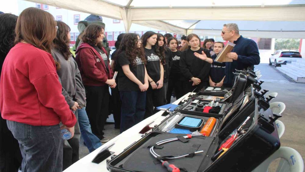 Aydın&rsquo;da liseli gen&ccedil;lere jandarma okulları tanıtıldı
