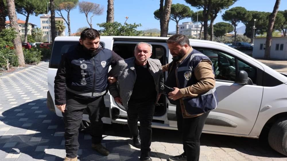 Silahlı saldırıyı ger&ccedil;ekleştiren eski başkan tutuklandı
