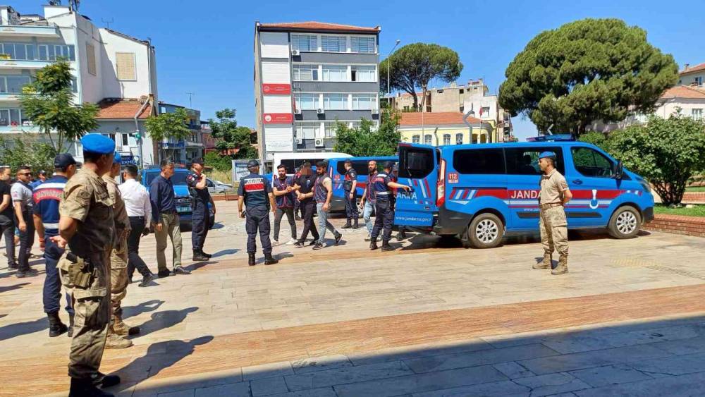 Köşk’teki gazinoda öldürülen Özbek kadının katil zanlıları adliyeye sevk edildi
