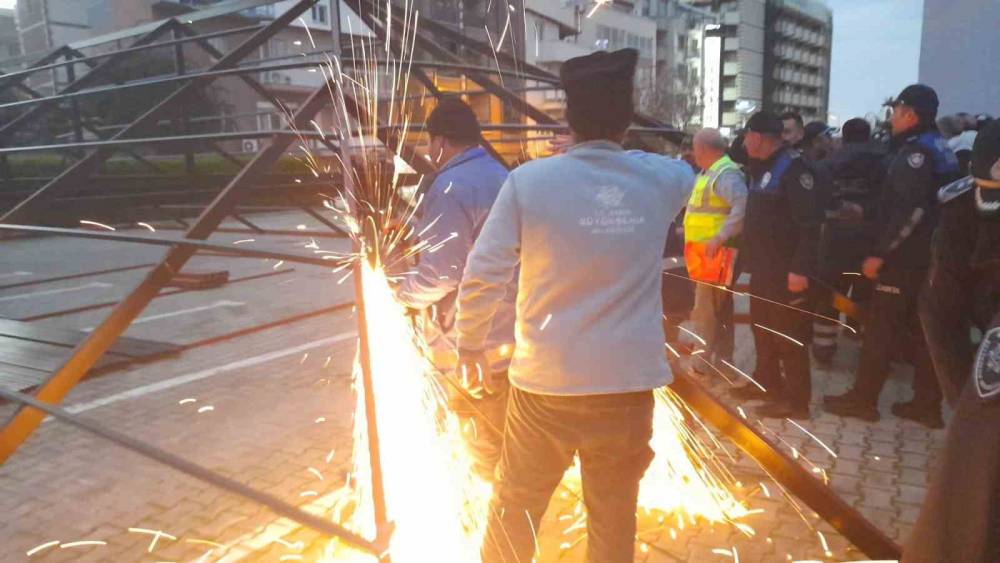Kuşadası Belediyesi Meclis &Uuml;yesi Apaydın: "Biz sadece halkımıza verdiğimiz hizmet aksamasın istiyoruz"
