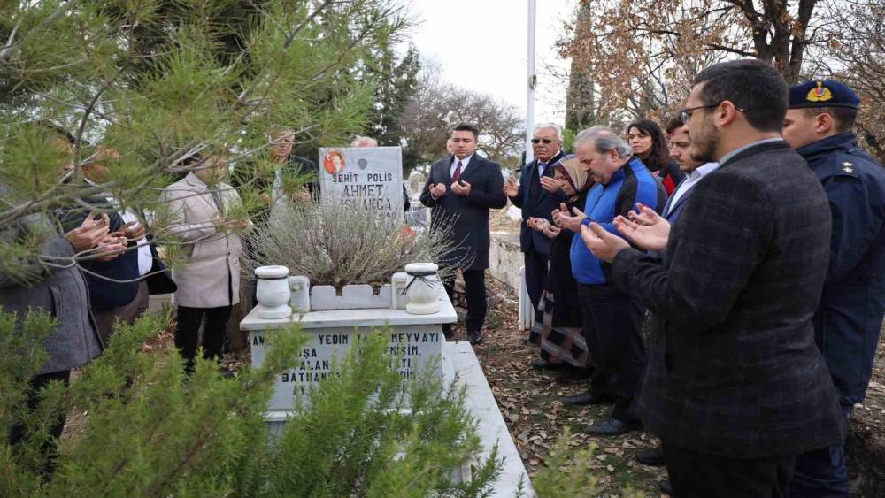 Şehit Polis Işlak&ccedil;a şehadetinin yıl d&ouml;n&uuml;m&uuml;nde anıldı
