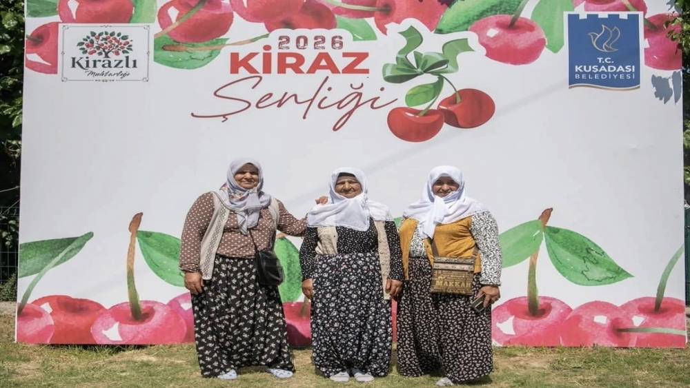 Kuşadası&rsquo;ndaki Kiraz Şenliği binlerce ziyaret&ccedil;iyi ağırladı
