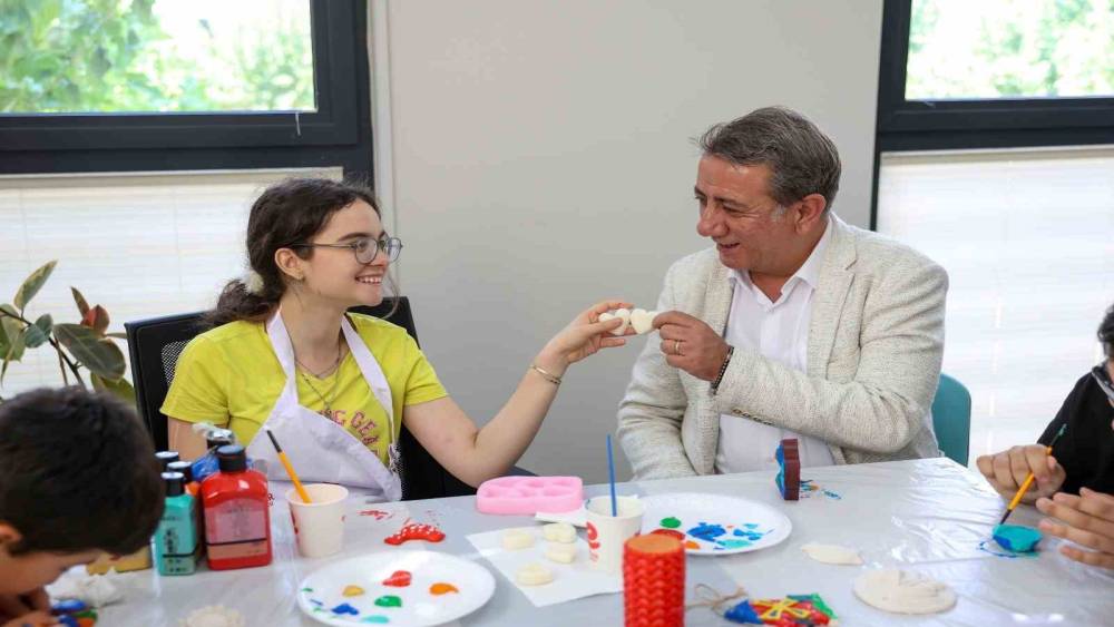Efeler&rsquo;de &ouml;zel bireyler &uuml;retime katılıyor
