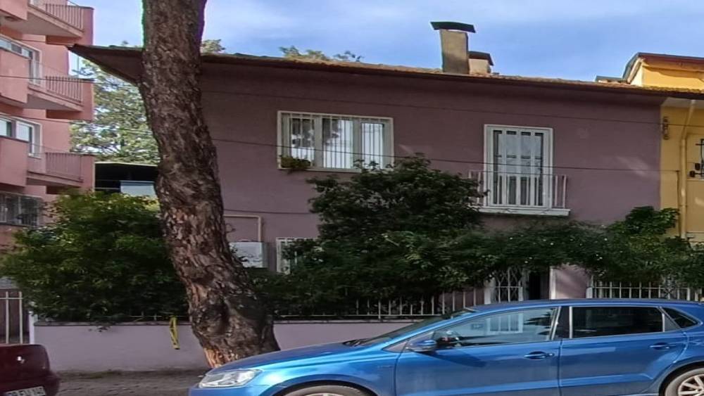 Yaşlı &ccedil;ift evinde bı&ccedil;aklanarak &ouml;ld&uuml;r&uuml;lm&uuml;şt&uuml;: "Evde boş altın keseleri bulundu"
