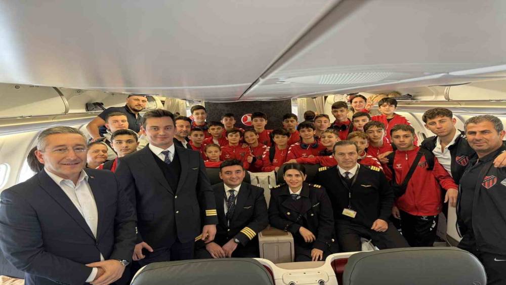Katar&rsquo;da mahsur kalan sporcular T&uuml;rkiye&rsquo;ye geldi
