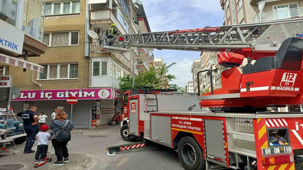 Komşuların dikkati tehlikeyi &ouml;nledi
