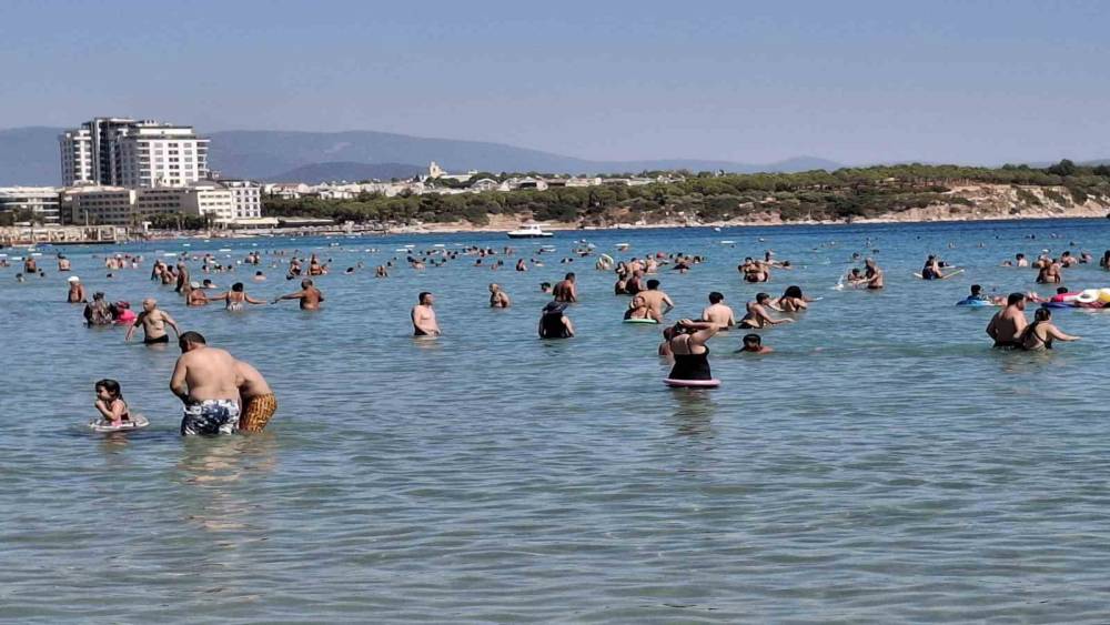 Didim&rsquo;e Eyl&uuml;l geldi, deniz keyfi bitmedi
