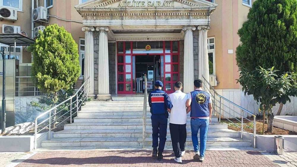Aydın&rsquo;da uyuşturucu su&ccedil;undan aranan 2 h&uuml;k&uuml;ml&uuml; yakalandı
