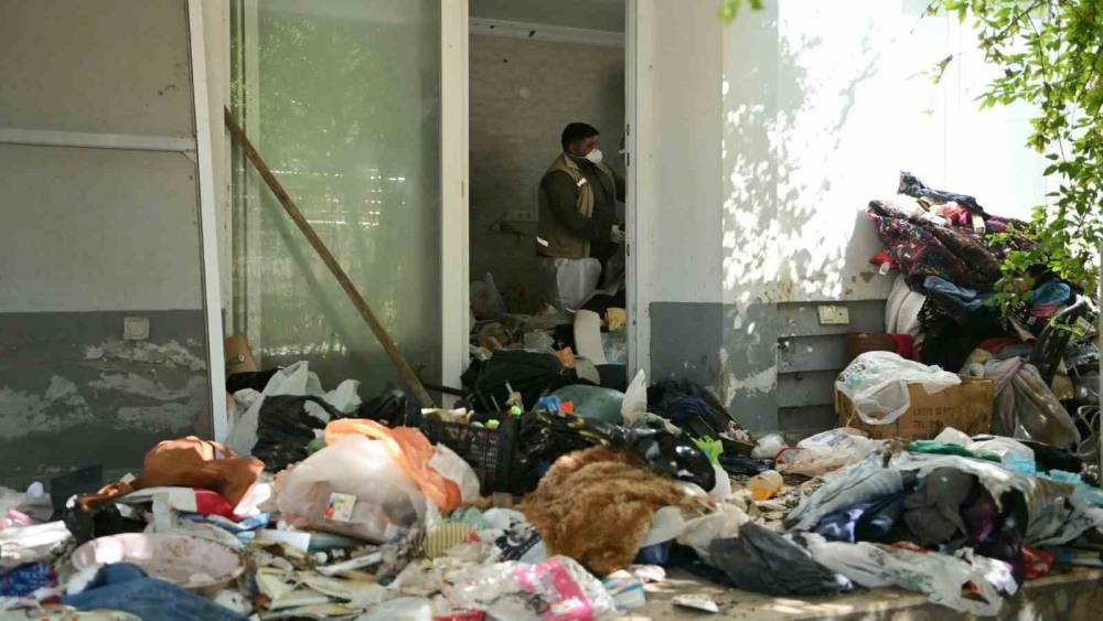 Kuşadası&rsquo;nda &ccedil;&ouml;p ev operasyonu
