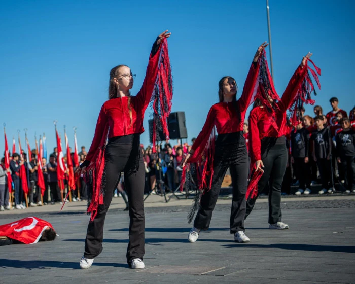 KUŞADASI'NDA CUMHURİYET'İN 102'NCİ YILI BÜYÜK COŞKUYLA KUTLANDI