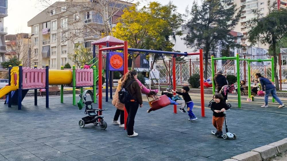 Efeler&rsquo;in parkları yenileniyor
