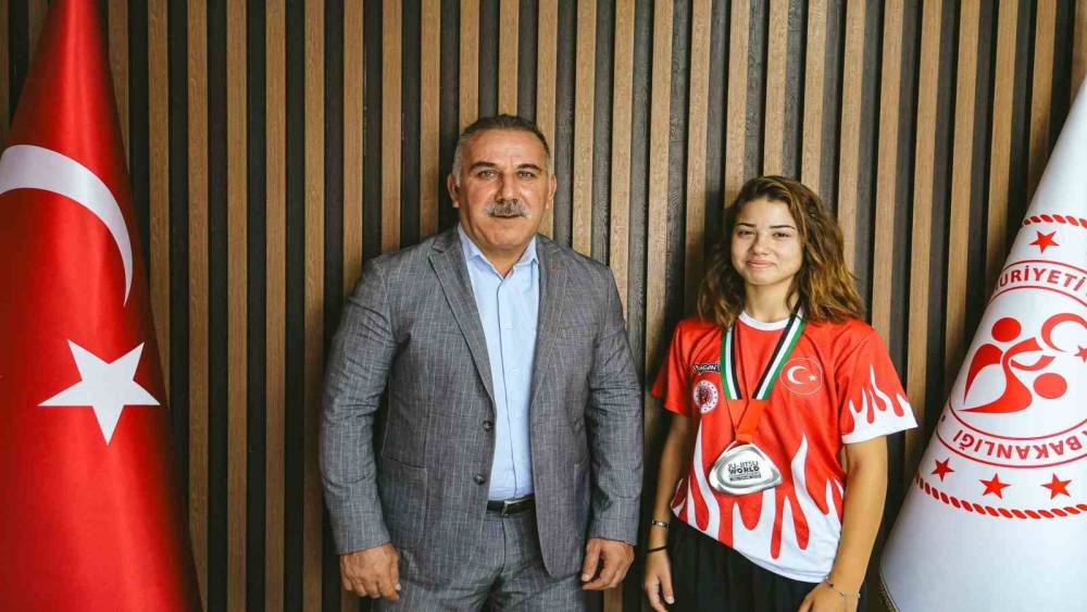 Aydınlı gen&ccedil; sporcu jujitsuda d&uuml;nya 2&rsquo;ncisi oldu
