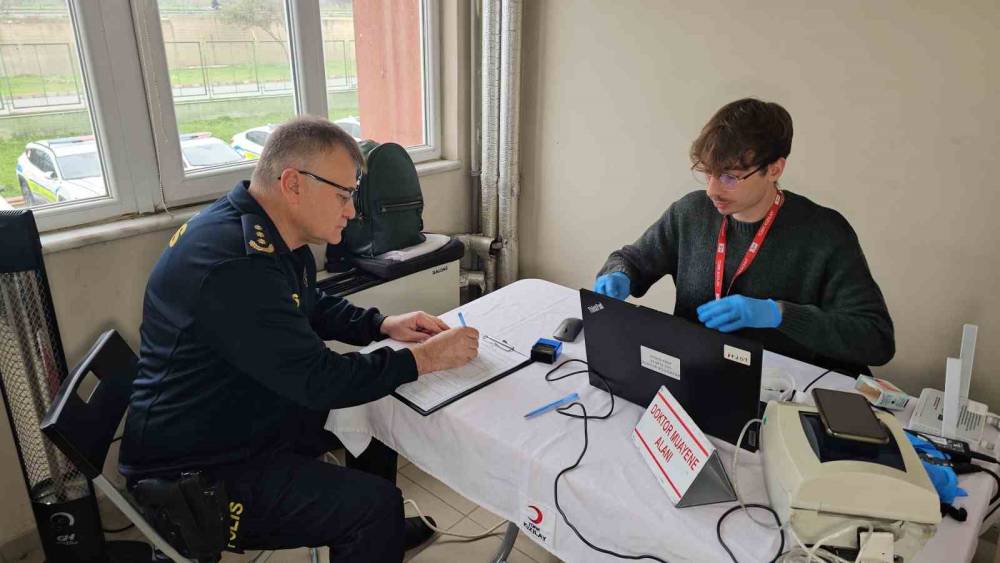 Nazilli&rsquo;de Emniyet Teşkilatı&rsquo;ndan Kızılay&rsquo;a kan desteği
