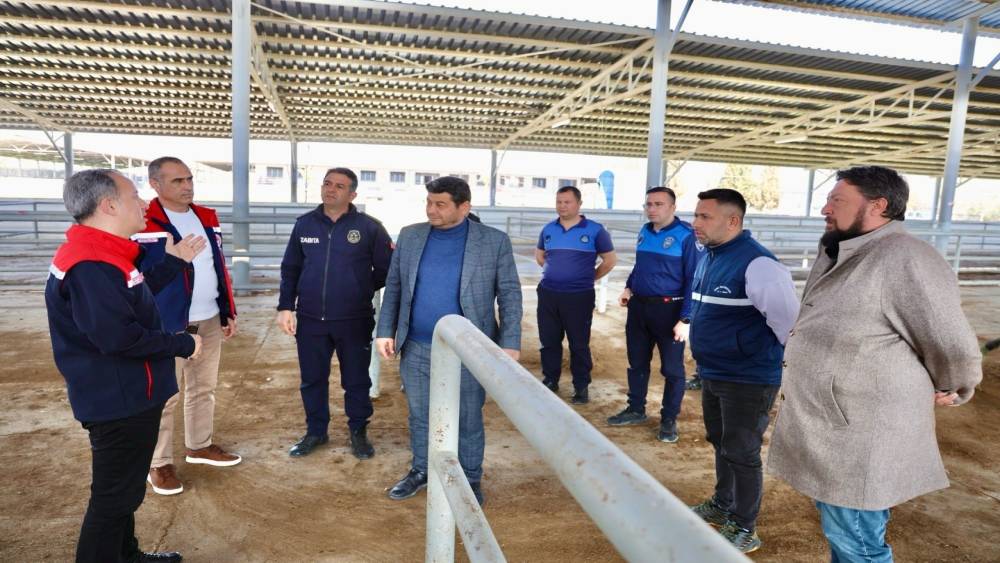 Şap hastalığı nedeniyle kapalı olan hayvan pazarı yeniden a&ccedil;ılıyor
