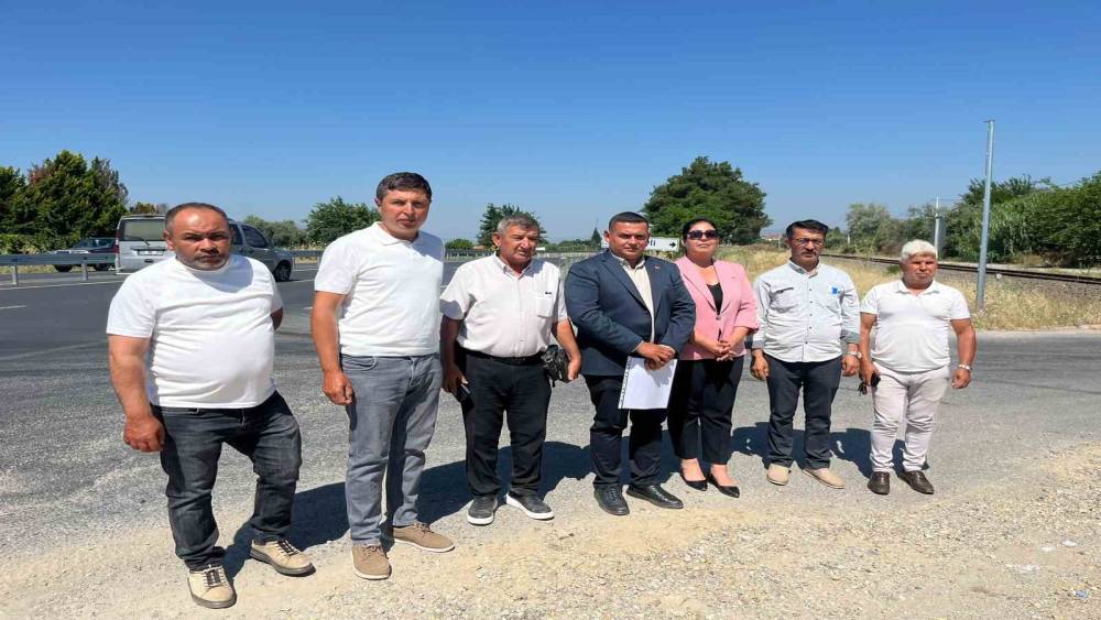 Muhtarlardan karayollarına ref&uuml;j tepkisi
