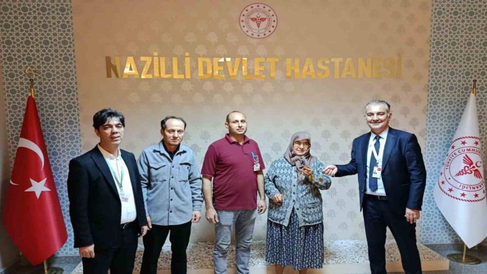 Temizlik personelinin bulduğu ziynet eşyası sahibine teslim edildi
